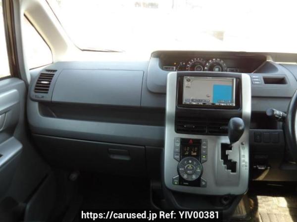 Used 2009 AT toyota noah ZRR70W Image[19]