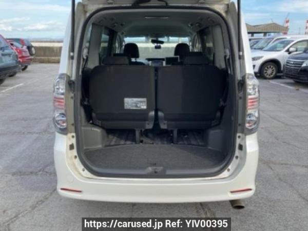 Used 2007 AT toyota voxy ZRR70W Image[8]