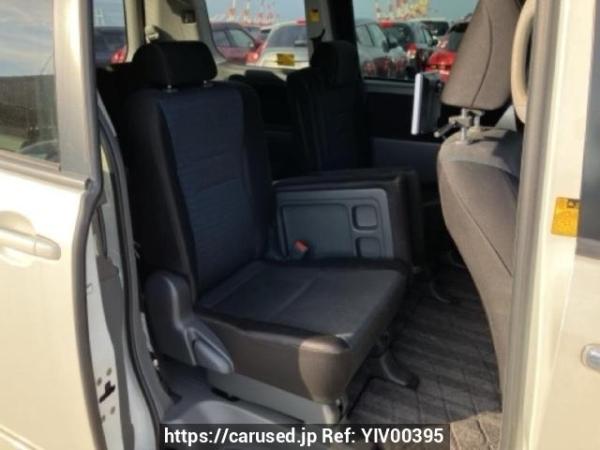 Used 2007 AT toyota voxy ZRR70W Image[13]