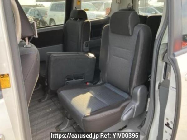Used 2007 AT toyota voxy ZRR70W Image[14]