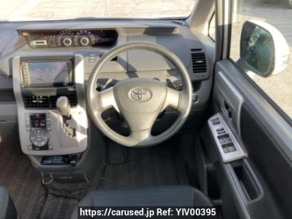 Used 2007 AT toyota voxy ZRR70W Image[20]