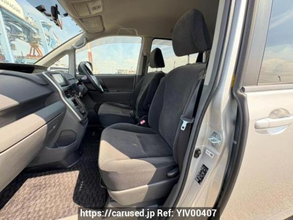 Used 2007 AT toyota noah ZRR70G Image[13]