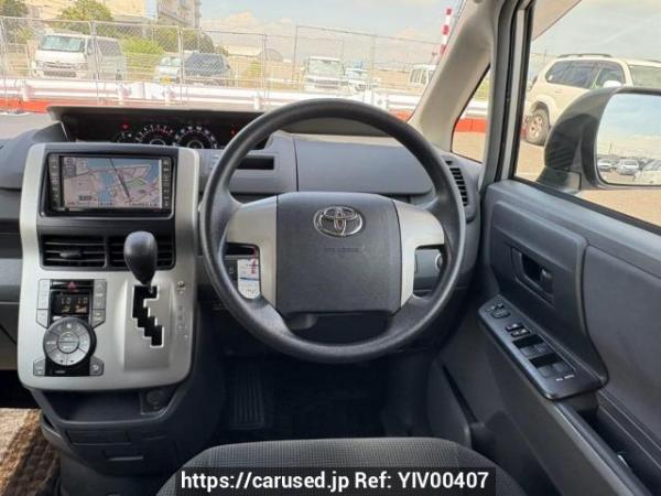 Used 2007 AT toyota noah ZRR70G Image[21]