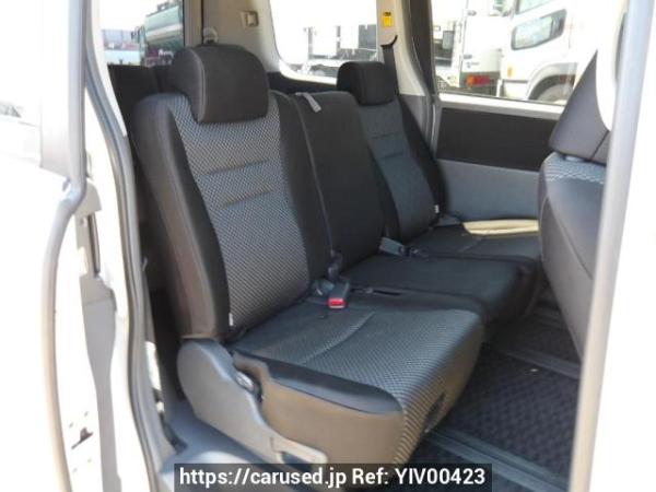 Used 2007 AT toyota noah ZRR70W Image[14]