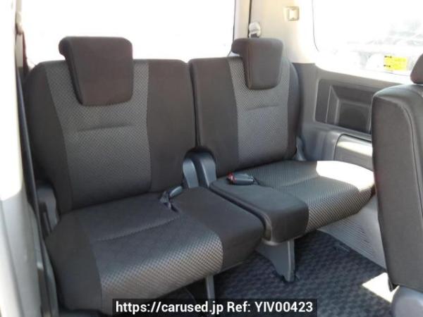 Used 2007 AT toyota noah ZRR70W Image[16]