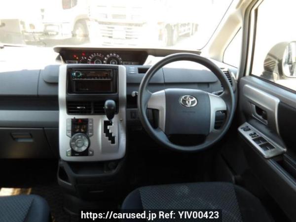 Used 2007 AT toyota noah ZRR70W Image[20]