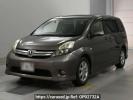 Toyota Isis ZGM10W