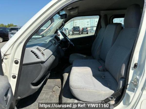 Used 2004 MT toyota hiace-van KDH205V Image[10]