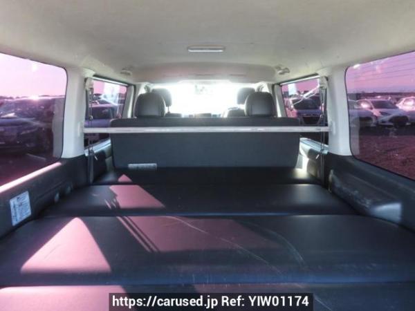 Used 2017 AT toyota regiusace-van KDH201V Image[9]