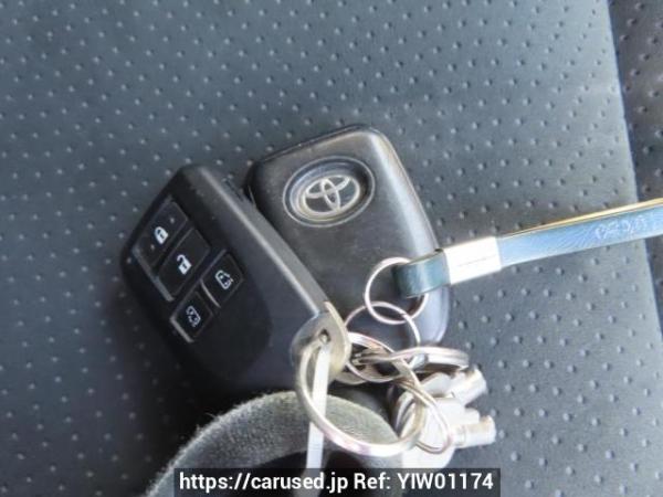 Used 2017 AT toyota regiusace-van KDH201V Image[31]