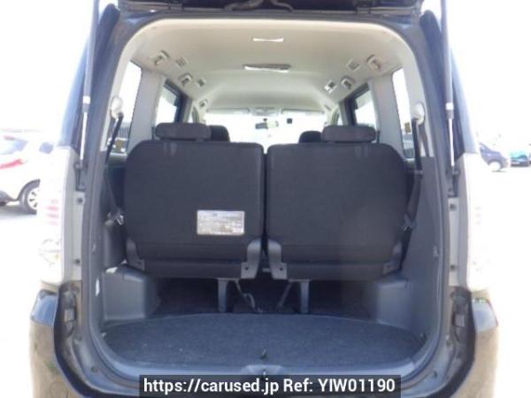 Used 2008 AT toyota voxy ZRR70W Image[8]