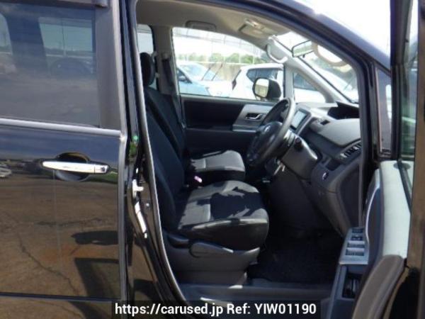 Used 2008 AT toyota voxy ZRR70W Image[11]