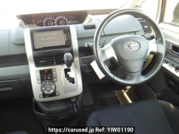 Used 2008 AT toyota voxy ZRR70W Image[19]