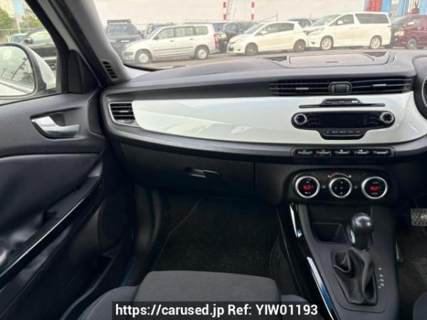 Used 2012 AT alfa-romeo giulietta 940141 Image[18]