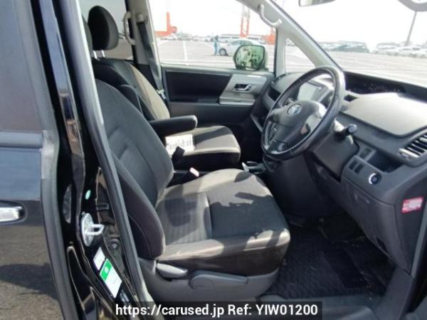 Used 2009 AT toyota voxy ZRR70W Image[11]
