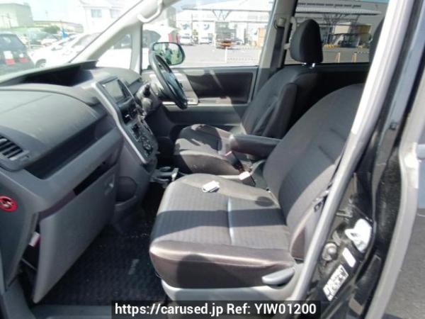 Used 2009 AT toyota voxy ZRR70W Image[12]