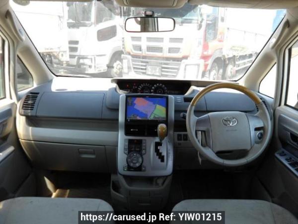 Used 2009 AT toyota noah ZRR70W Image[17]