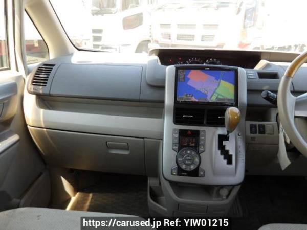 Used 2009 AT toyota noah ZRR70W Image[18]