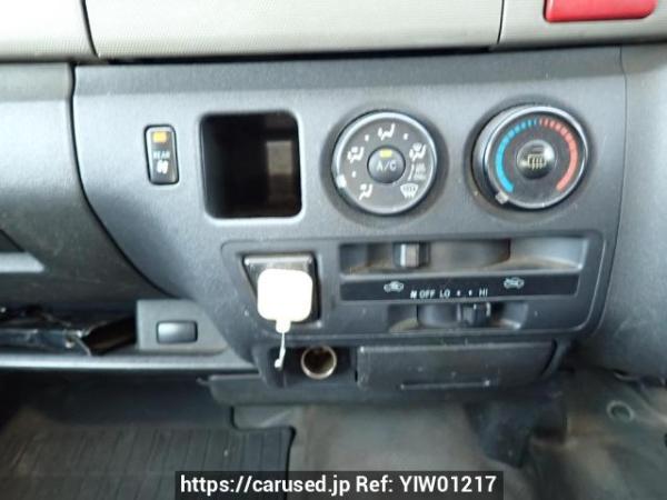 Used 2004 MT toyota hiace-van KDH205V Image[23]