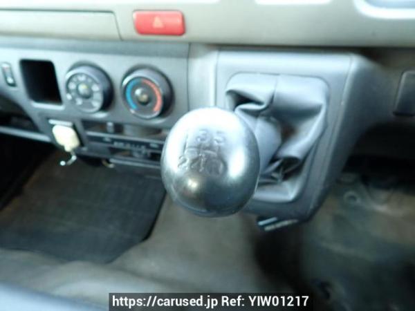 Used 2004 MT toyota hiace-van KDH205V Image[24]