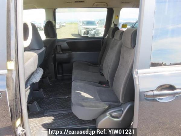 Used 2010 AT toyota noah ZRR70G Image[19]
