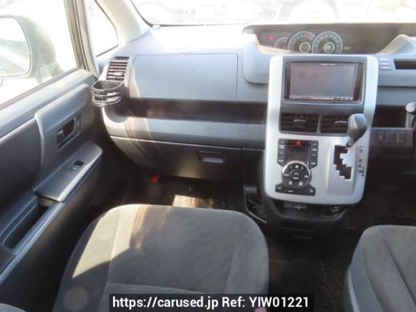 Used 2010 AT toyota noah ZRR70G Image[24]
