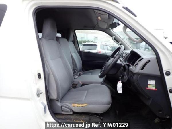 Used 2009 AT toyota regiusace-van TRH200K Image[12]