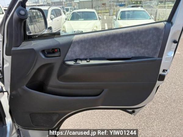 Used 2006 AT toyota regiusace-van KDH205V Image[16]