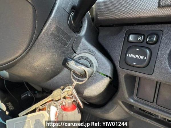 Used 2006 AT toyota regiusace-van KDH205V Image[30]