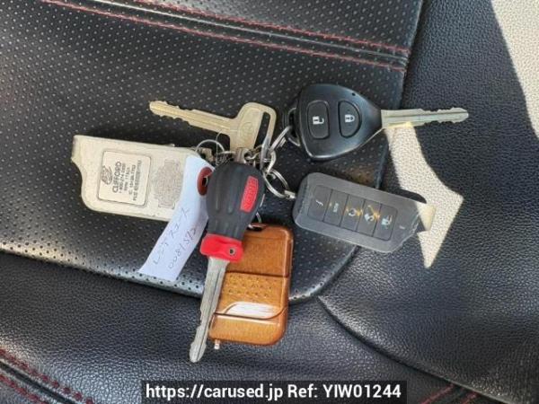 Used 2006 AT toyota regiusace-van KDH205V Image[31]
