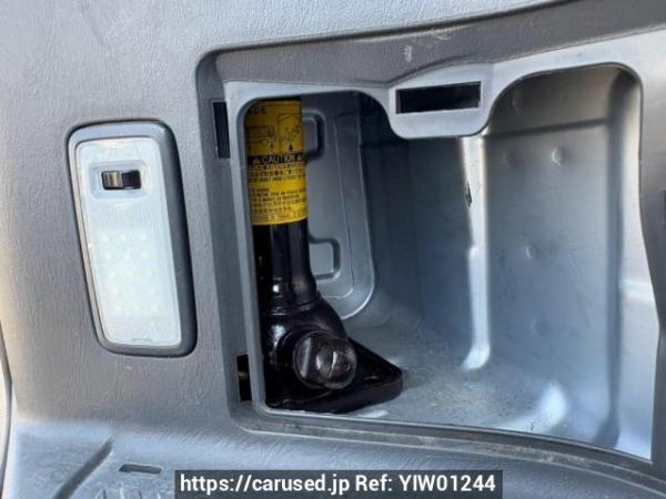 Used 2006 AT toyota regiusace-van KDH205V Image[46]
