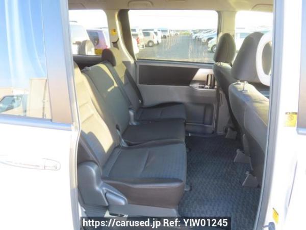 Used 2009 AT toyota voxy ZRR70W Image[17]