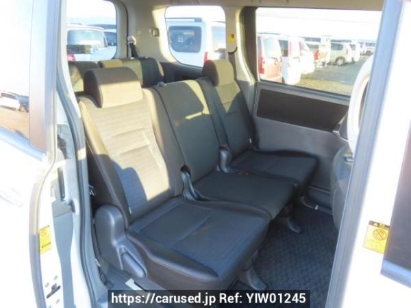 Used 2009 AT toyota voxy ZRR70W Image[18]