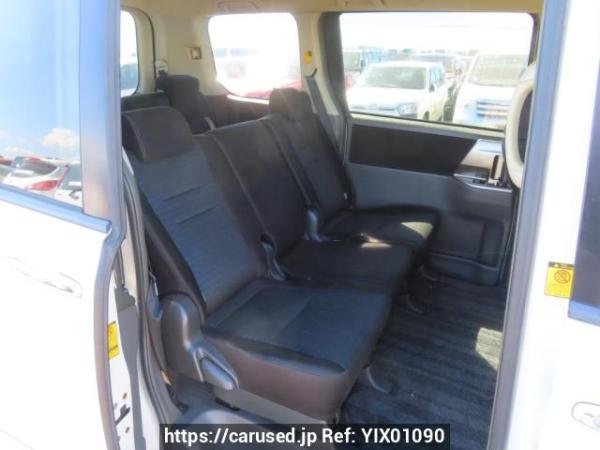Used 2009 AT toyota voxy ZRR70W Image[18]