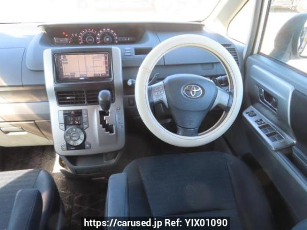 Used 2009 AT toyota voxy ZRR70W Image[25]