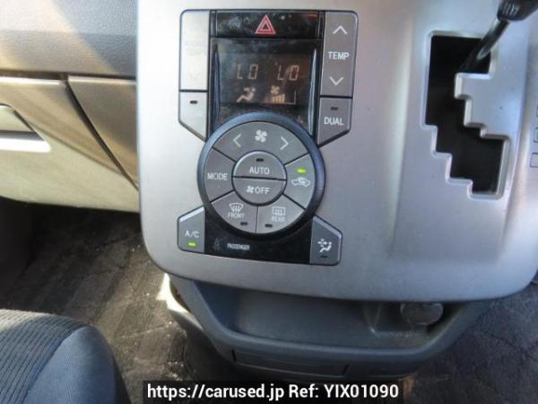 Used 2009 AT toyota voxy ZRR70W Image[29]