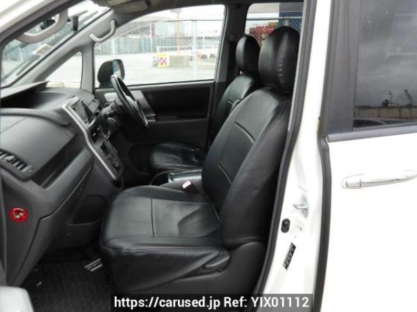 Used 2009 AT toyota voxy ZRR70W Image[14]