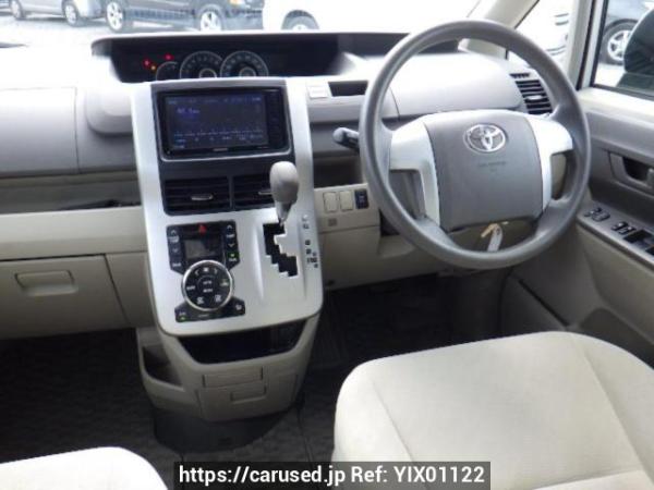 Used 2010 AT toyota noah ZRR75G Image[18]