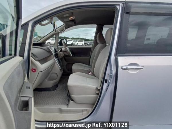 Used 2009 AT toyota noah ZRR70G Image[14]