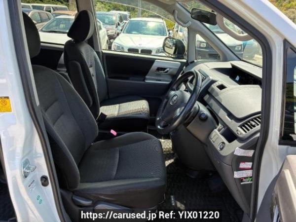 Used 2009 AT toyota voxy ZRR70W Image[9]
