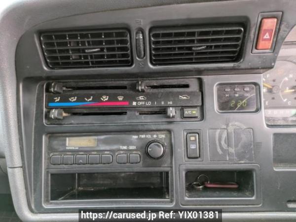 Used 2004 AT toyota hiace-van TRH112V Image[14]