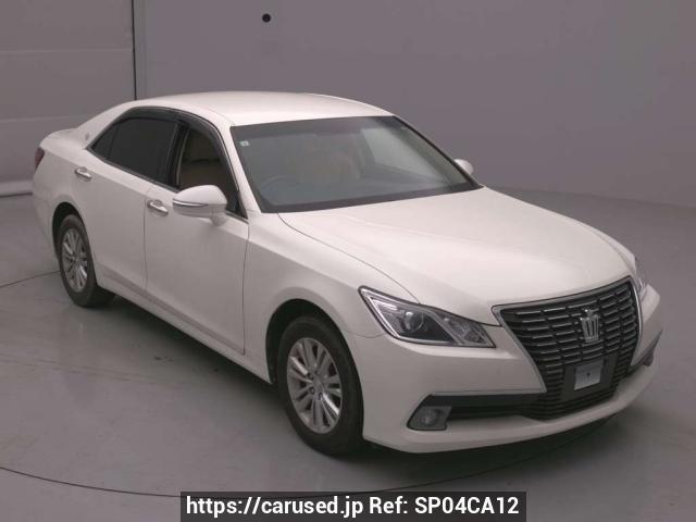 2013 Toyota Crown GRS211