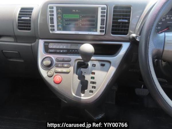 Used 2004 AT toyota wish ZNE10G Image[23]