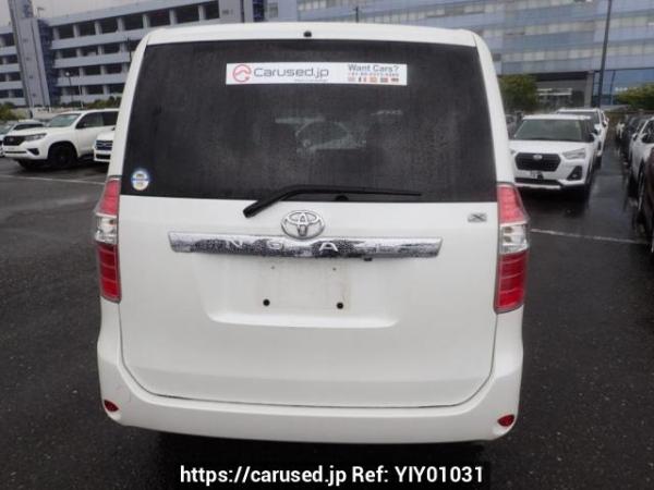 Used 2007 AT toyota noah ZRR70G Image[5]