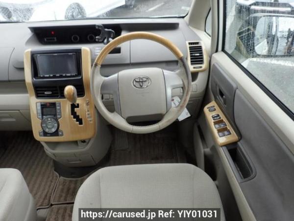 Used 2007 AT toyota noah ZRR70G Image[24]