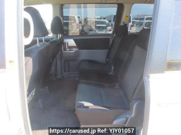 Used 2008 AT toyota voxy ZRR70W Image[18]