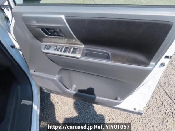 Used 2008 AT toyota voxy ZRR70W Image[34]