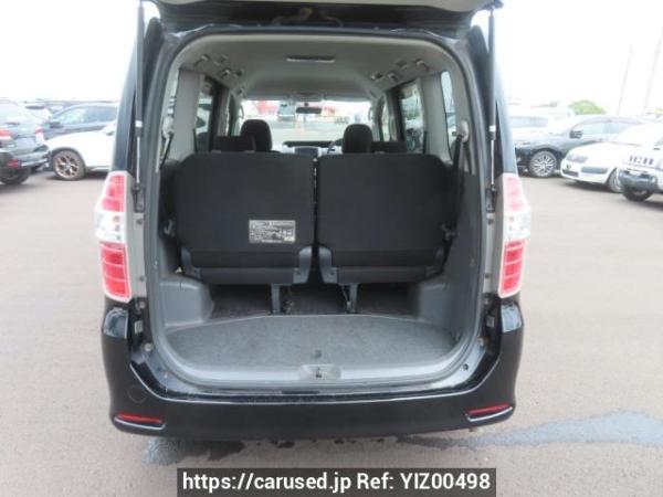 Used 2007 AT toyota noah ZRR70W Image[8]