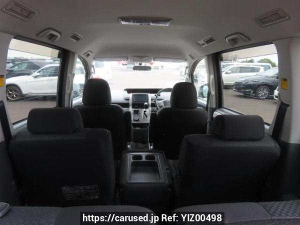 Used 2007 AT toyota noah ZRR70W Image[9]