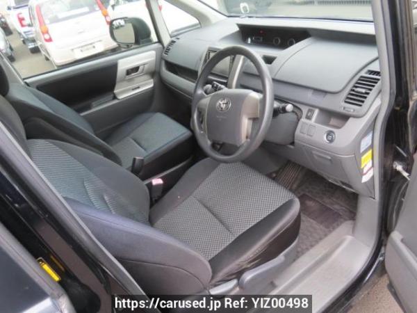 Used 2007 AT toyota noah ZRR70W Image[13]